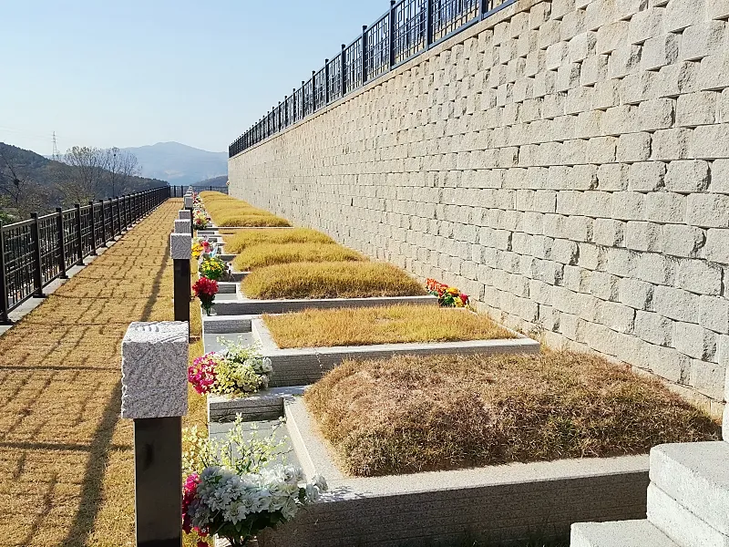용인공원묘지